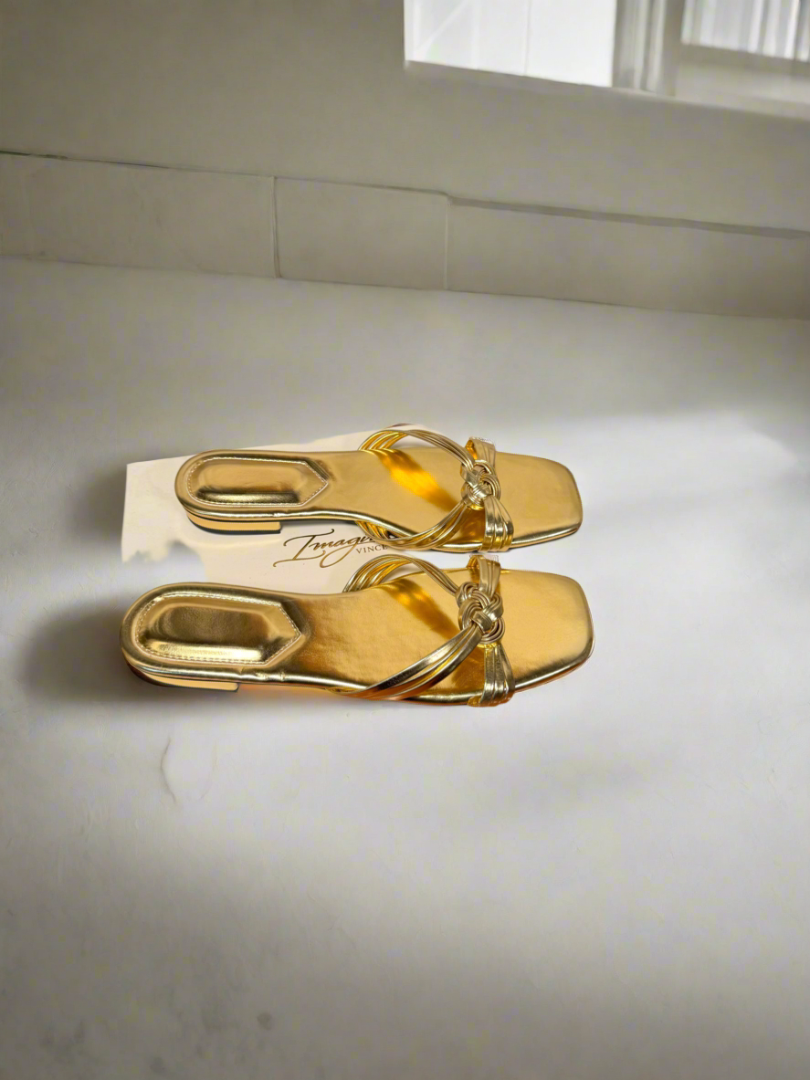 GLOSSY SLIP-ON SHOE (GOLD)