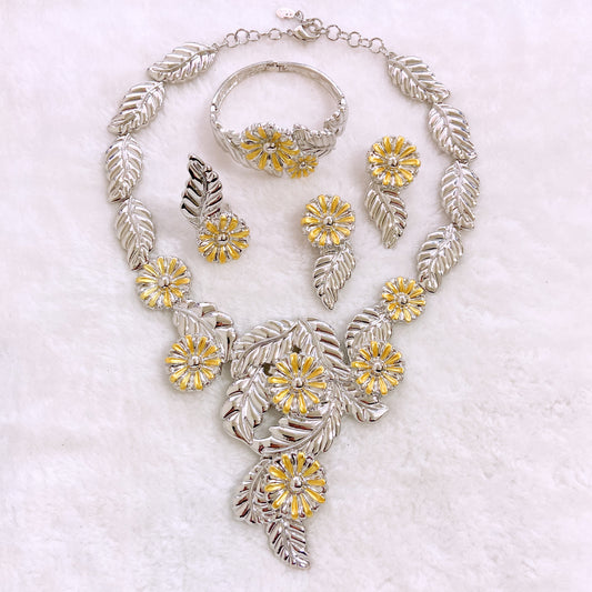 18K 
High quality Italian Daisy Luxe Silver Bloom Set(Silver/gold)