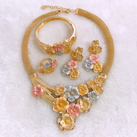 18K 
High quality Italian Tricolor Blossom Garden jewelry gold Set