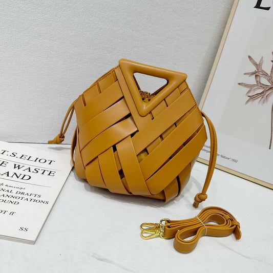 FNDAZZLE Luxe Woven Geo Tote(Brown)