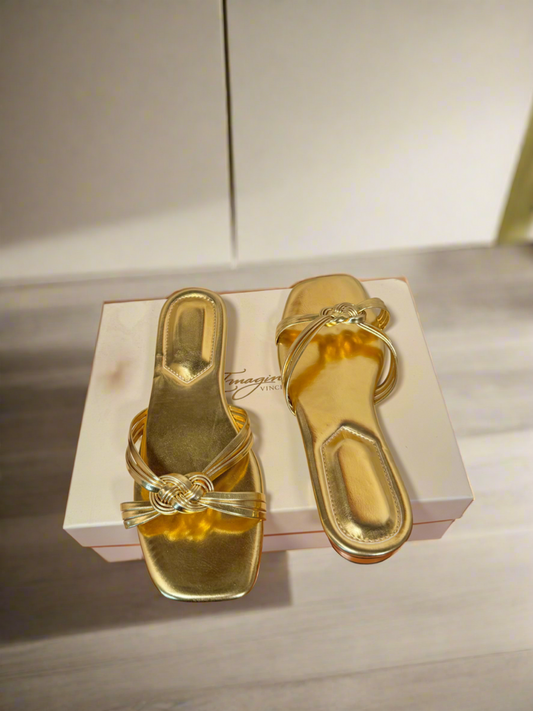 GLOSSY SLIP-ON SHOE (GOLD)